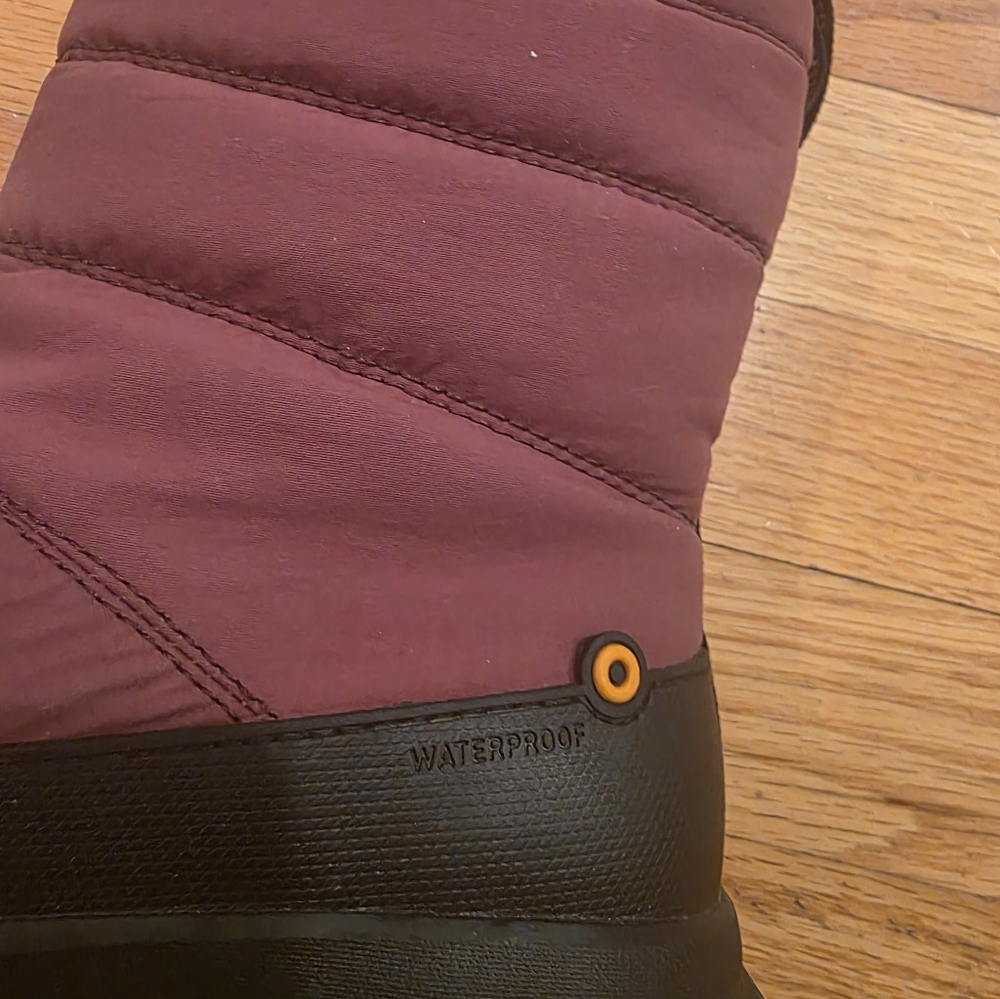 Bogs Cedar Quilted Boots - Picture 5 of 7